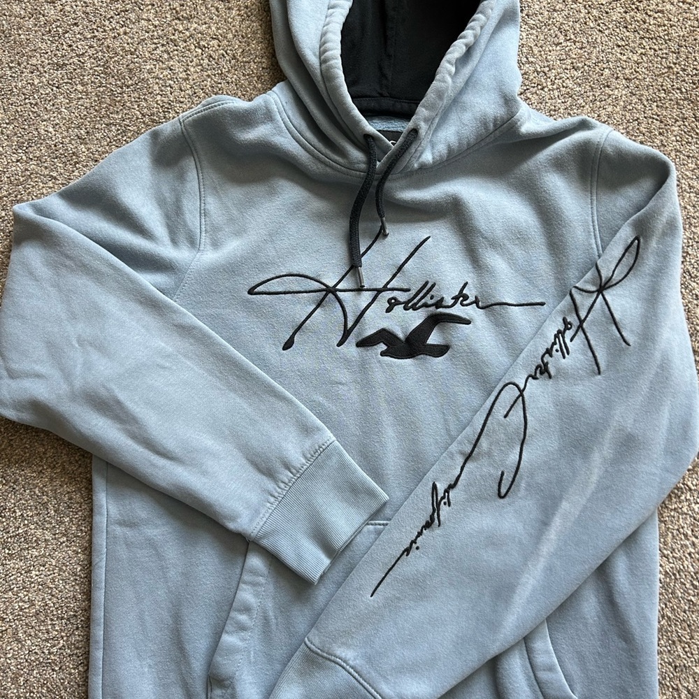 Hollister Men’s Medium Hoodie.